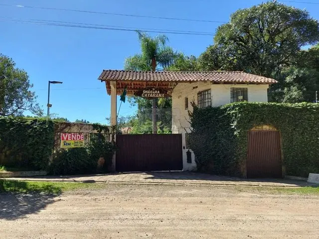 Imagem: A fazenda possui 2 Dormitórios, 1 Suíte, 20.000m² de