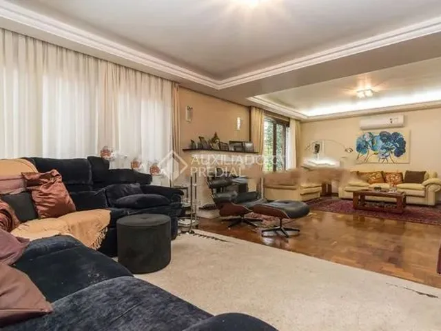 Imagem: Porto Alegre - Casa Padrão - Três Figueiras