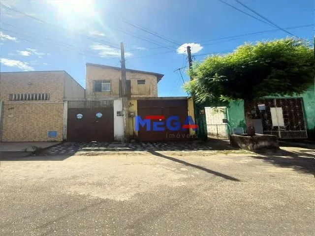 Imagem: Casa com 3 Quartos para Alugar no Bairro