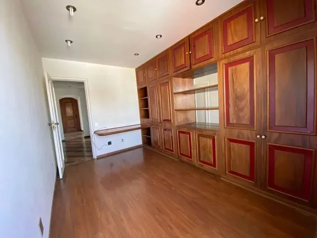 Imagem 6: Apartamento 4 Quartos com Varanda