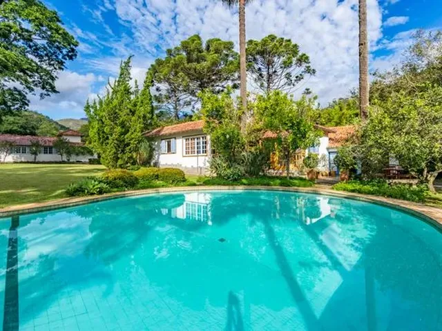 Imagem 3: Cód.: 661 - Encante-Se com Esta Casa Linear em Um Condomínio de Alto Padrão, Onde O