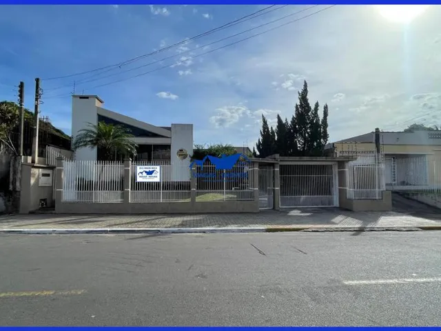 Imagem 2: Casa Semi Mobiliada com 3 Dormitórios e Piscina no Centro de Estância Velha/Rs