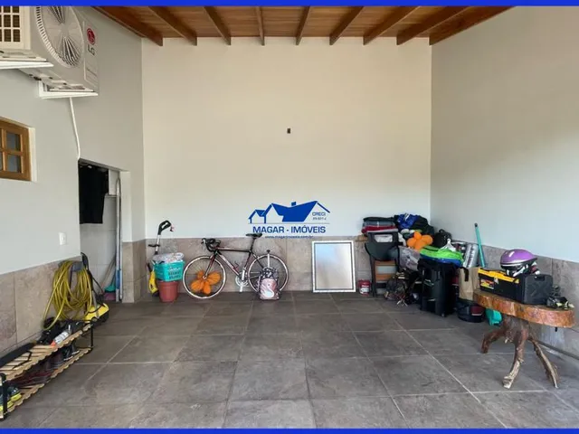 Imagem 8: Ótima casa de esquina próxima a escolas, farmácias, postos de combustíveis e mercados