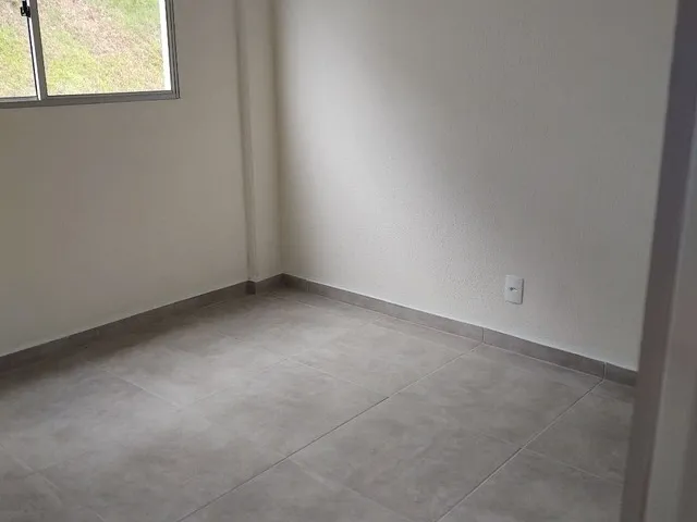 Imagem 5: Apartamento 2 Quartos - Prédio com Elevador