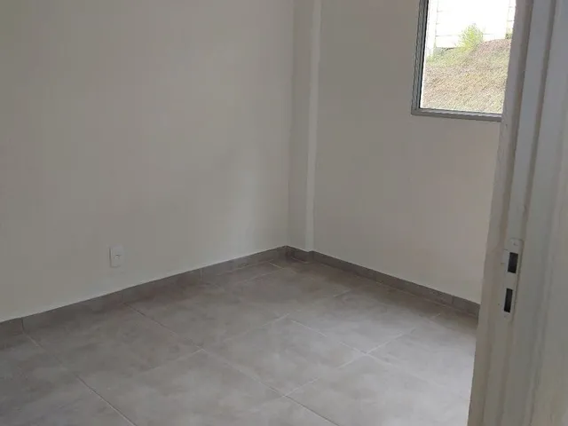 Imagem 3: Apartamento 2 Quartos - Prédio com Elevador