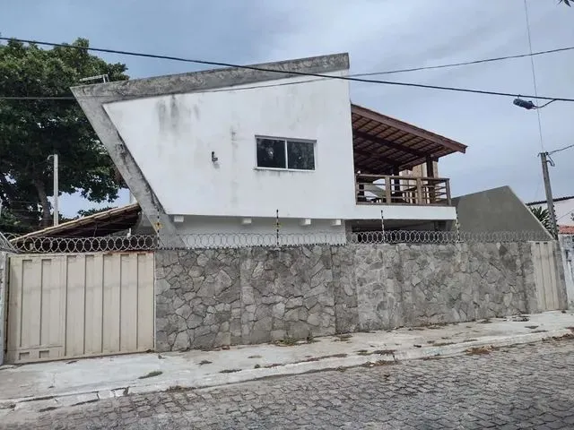 Imagem: Casa com 6 Dormitórios À Venda, 278 M²