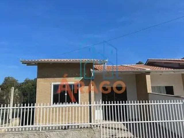 Imagem: Casa Geminada para Venda e Aluguel, 2 Quarto(S)