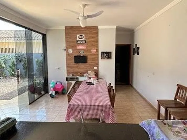 Imagem 3: Casa em Jardim Santa Rosa – Maringá, com edícula e churrasqueira