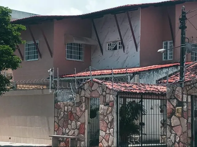 Imagem 10: Casas 5 Quartos ou + para Venda em Olinda / PE no bairro Bairro Novo