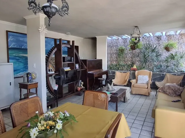 Imagem: A casa possui 4 Dormitórios, 2 Suítes, 3 Banheiros, 3
