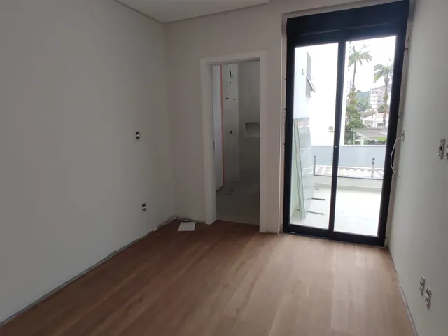 Imagem 9: Imperdível! Geminado de alto padrão com 3 suítes e 184,70m² no Saguaçu
