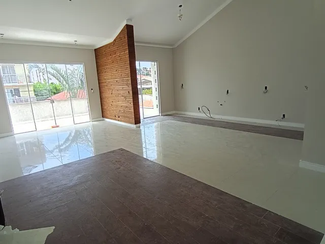 Imagem 4: Venda - Casas - com Piscina-- Sala Comercial