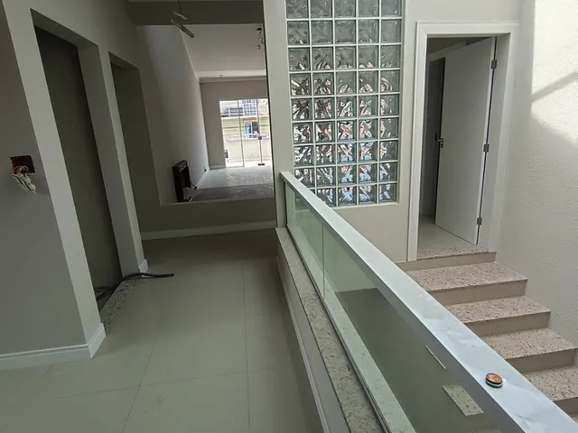Imagem 6: Venda - Casas - com Piscina-- Sala Comercial