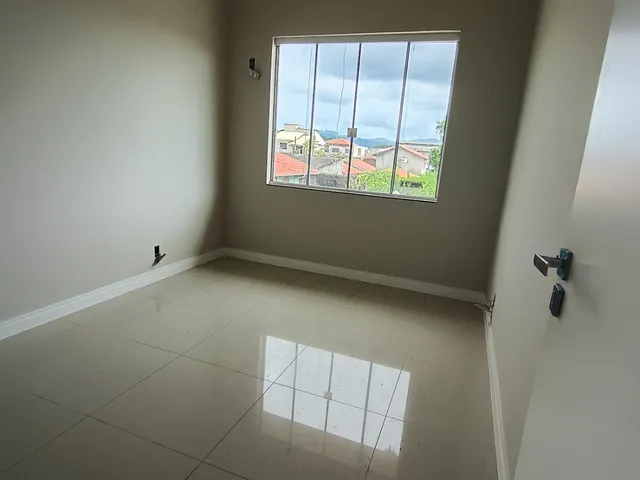 Imagem 7: Venda - Casas - com Piscina-- Sala Comercial