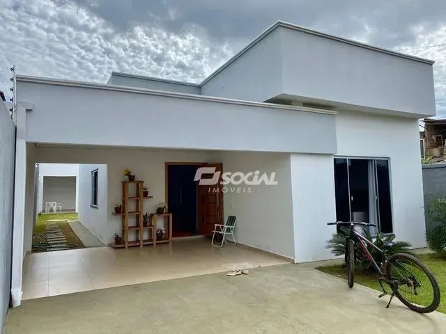Imagem 1: Linda Casa Recém Construída Totalmente Mobiliada Disponível para Locação. Rua Dos