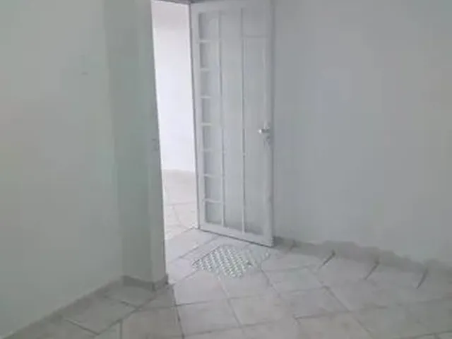 Imagem 1: Aluga - Se Casa Germinada Tipo Apartamento