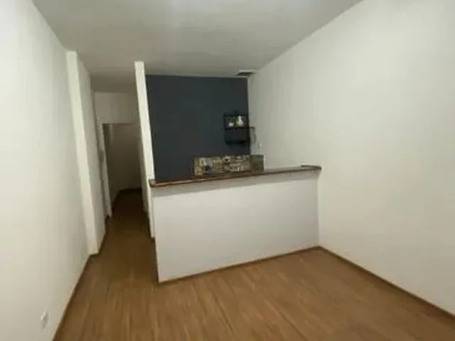 Imagem: O apartamento possui 1 Dormitório, 1 Banheiro, 1 Vaga na