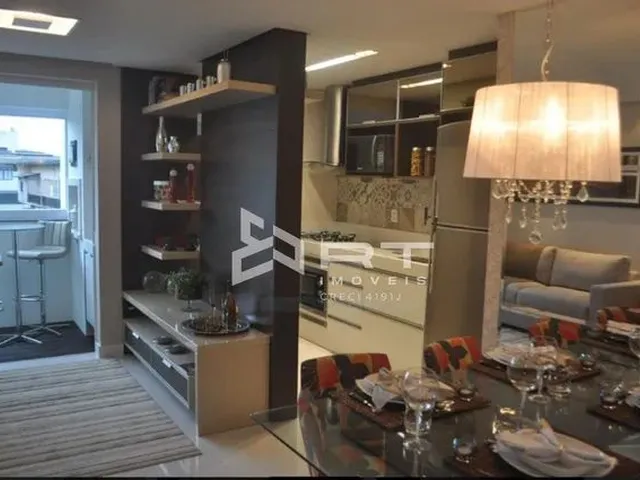 Imagem: O apartamento possui 2 Dormitórios, 1 Suíte, 2 Banheiros,