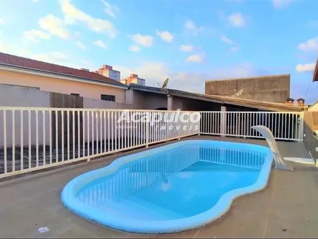 Imagem: Casa À Venda, 2 Quartos, 1 Suíte, 8 Vagas