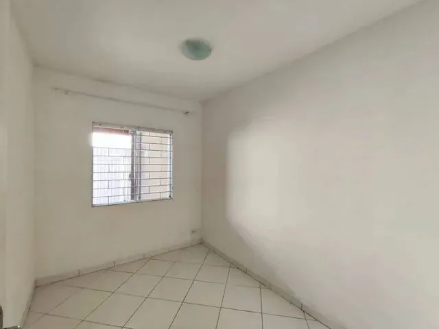Imagem: A casa possui 2 Dormitórios, 1 Banheiro, 1 Vaga na