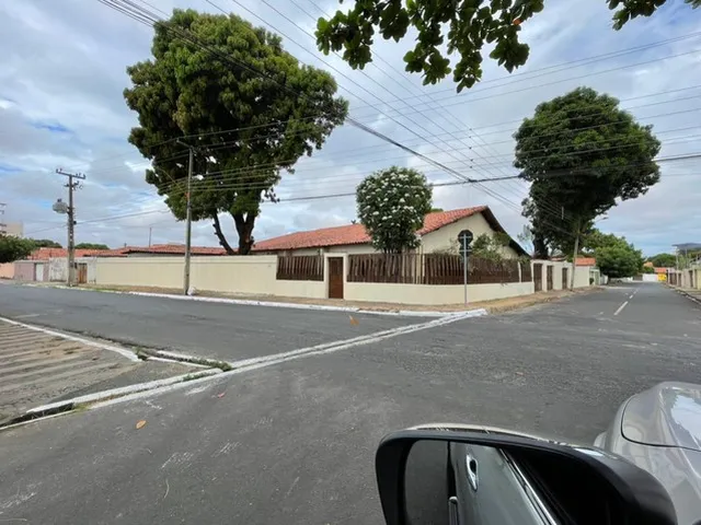 Imagem: Casa em Terreno Comercial