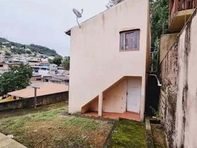 Imagem 4: Agronômica Casa a 350 Metros da Baía Norte
