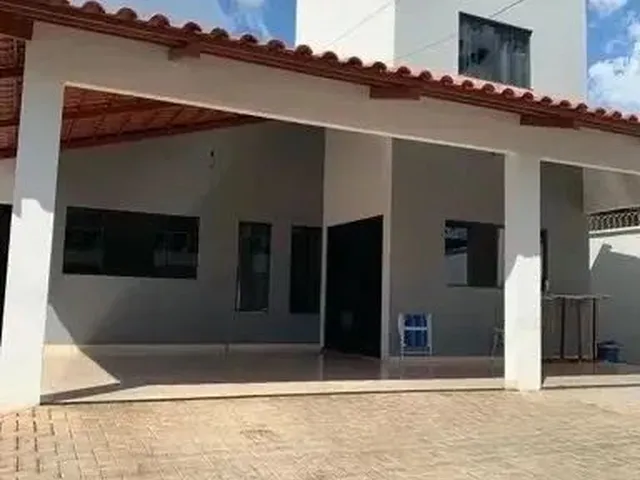 Imagem: Linda Casa com Piscina em Caratinga