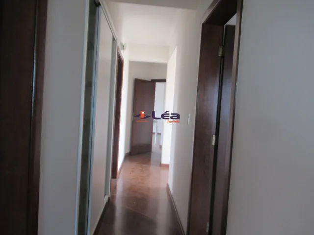 Imagem 2: Imperdível oportunidade de investimento: Apartamento com 3 quartos e 3 vagas de garagem