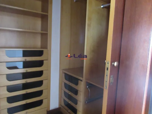 Imagem 12: Imperdível oportunidade de investimento: Apartamento com 3 quartos e 3 vagas de garagem