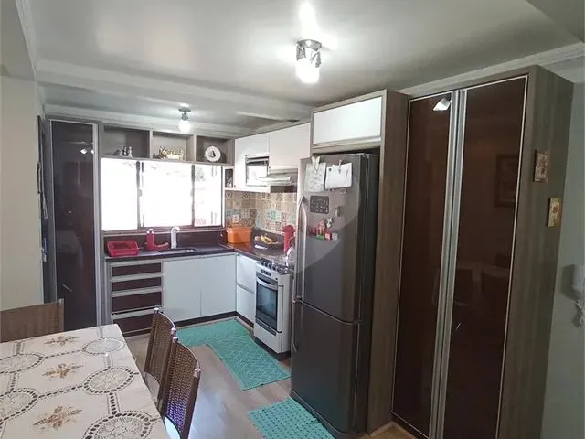 Imagem 4: Apartamento a Venda em Cascavel, Região do Lago, com Dois Quartos, Sendo 1 Suíte, 2