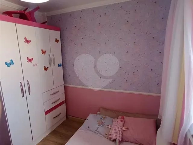 Imagem 3: Apartamento a Venda em Cascavel, Região do Lago, com Dois Quartos, Sendo 1 Suíte, 2