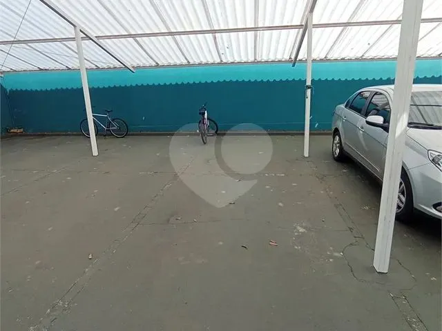 Imagem 2: Apartamento a Venda em Cascavel, Região do Lago, com Dois Quartos, Sendo 1 Suíte, 2