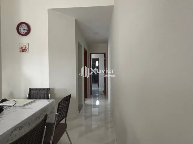Imagem 4: Casa linear 2 quartos com suíte, 2 vagas e quintal amplo à venda em Santa Mônica