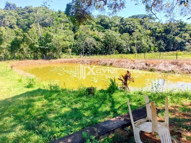 Imagem 4: Terreno 1.500m² à venda em Nova Guarapari ES, lagoa na propriedade, próximo à Praia