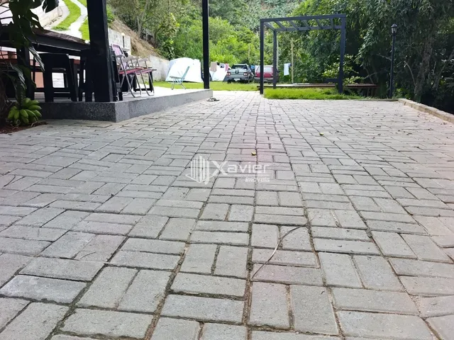 Imagem 2: Chácara à Venda em Joéba, Anchieta/ES - 2.000m², Rio, Piscina e 3 Chalés