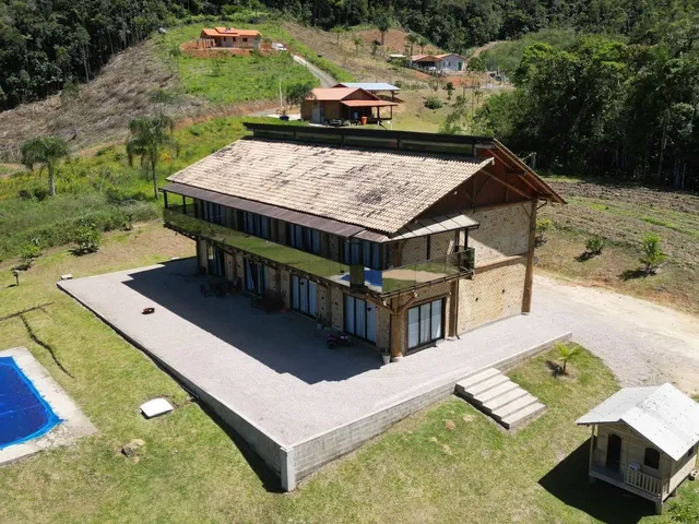 Imagem 5: ACEITA APARTAMENTO EM ITAPEMA NO NEGOCIO - Sítio com Pasto e Galpão em Tijucas