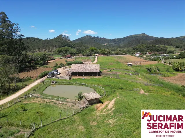 Imagem 3: ACEITA APARTAMENTO EM ITAPEMA NO NEGOCIO - Sítio com Pasto e Galpão em Tijucas