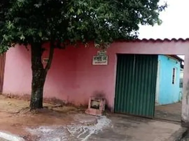 Imagem: Vendo Casa com Barracão em Goiânia