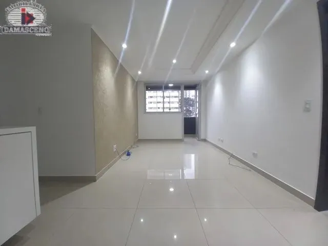 Imagem 10: Apartamento com 2 Quartos para Alugar por R$ 2000.00, 67.67 M2 - Reboucas - Curitiba/Pr
