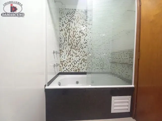 Imagem 14: Apartamento com 2 Quartos para Alugar por R$ 2000.00, 67.67 M2 - Reboucas - Curitiba/Pr