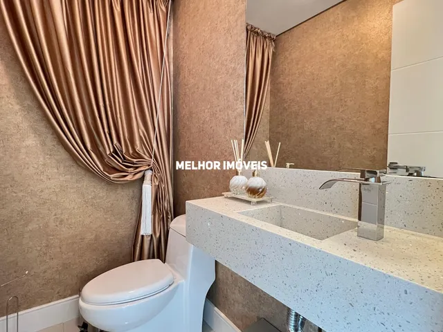 Imagem 1: Locação anual mobiliado e equipado com 3 suítes, 2 vagas localizado na Barra Sul de