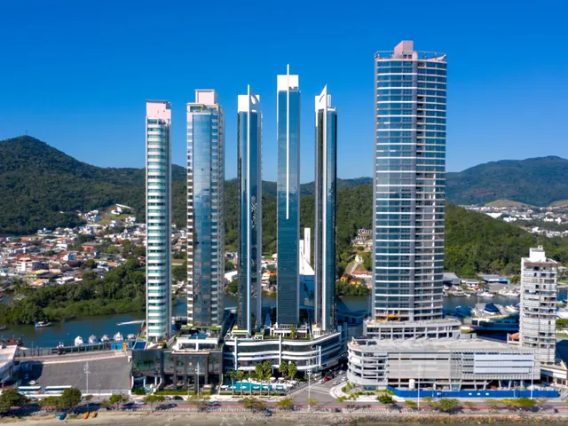 Imagem 1: Ibiza Towers Apartamento com 4 dormitórios