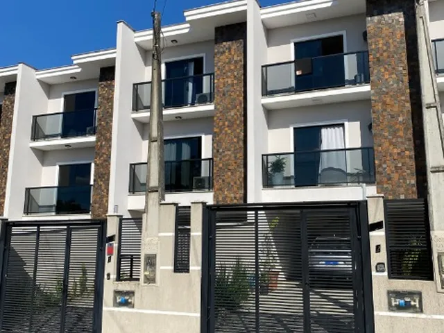 Imagem: A casa possui 3 Dormitórios, 1 Suíte, 3 Banheiros, 2