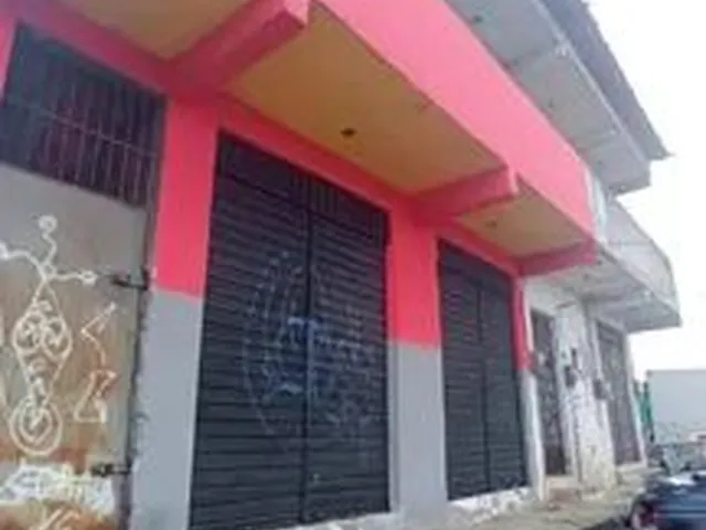 Imagem: A casa possui 2 Dormitórios, 1 Banheiro, 1 Vaga na garagem