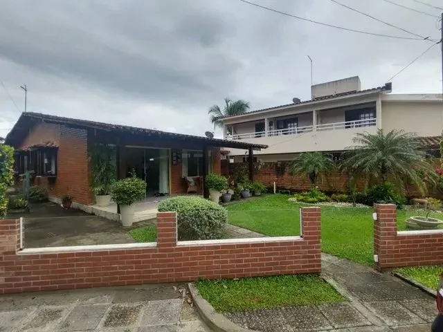 Imagem: Casa com 4 Quartos em Condomínio Fechado
