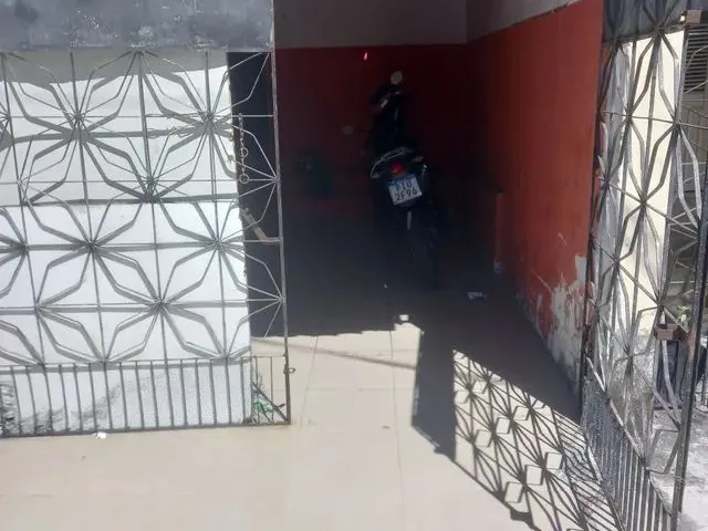 Imagem 1: Alugo Casa com 2 Quartos Garagem Quintal Ótima para Morar Ou Colocar Um Negócio