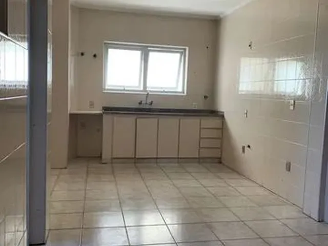 Imagem 7: Apartamento para Aluguel Possui 200 Metros Quadrados com 4 Quartos em Centro - Pouso Alegr