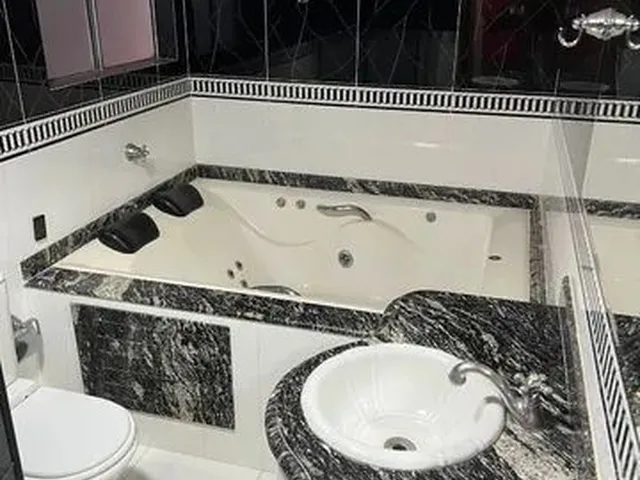 Imagem: O apartamento possui 3 Dormitórios, 3 Banheiros, 2 Vagas