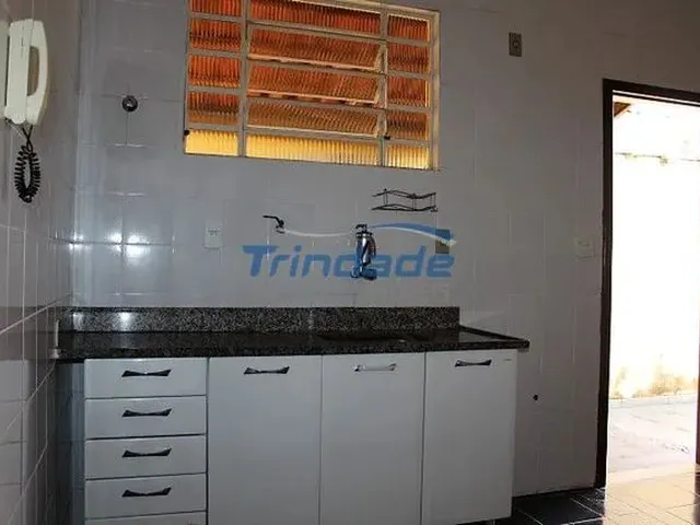 Imagem 2: Oportunidade! Casa de 3 Quartos, com Piscina e Churrasqueira, no Bairro Boa Esperança!