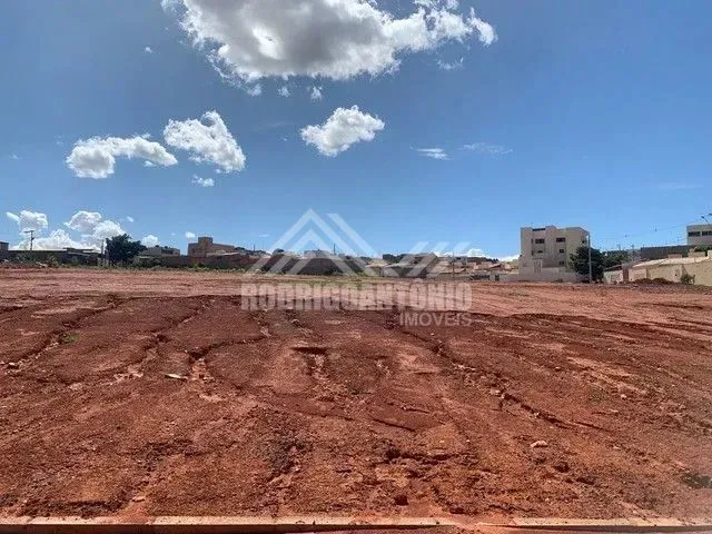Imagem: Lotes no Delfino Magalhães!